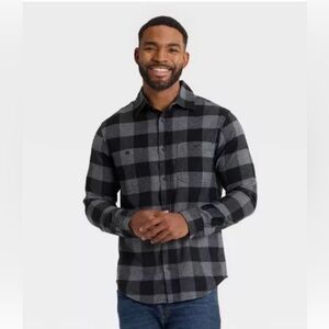 Men’s Black and Gray Plaid Button-Up Shirt